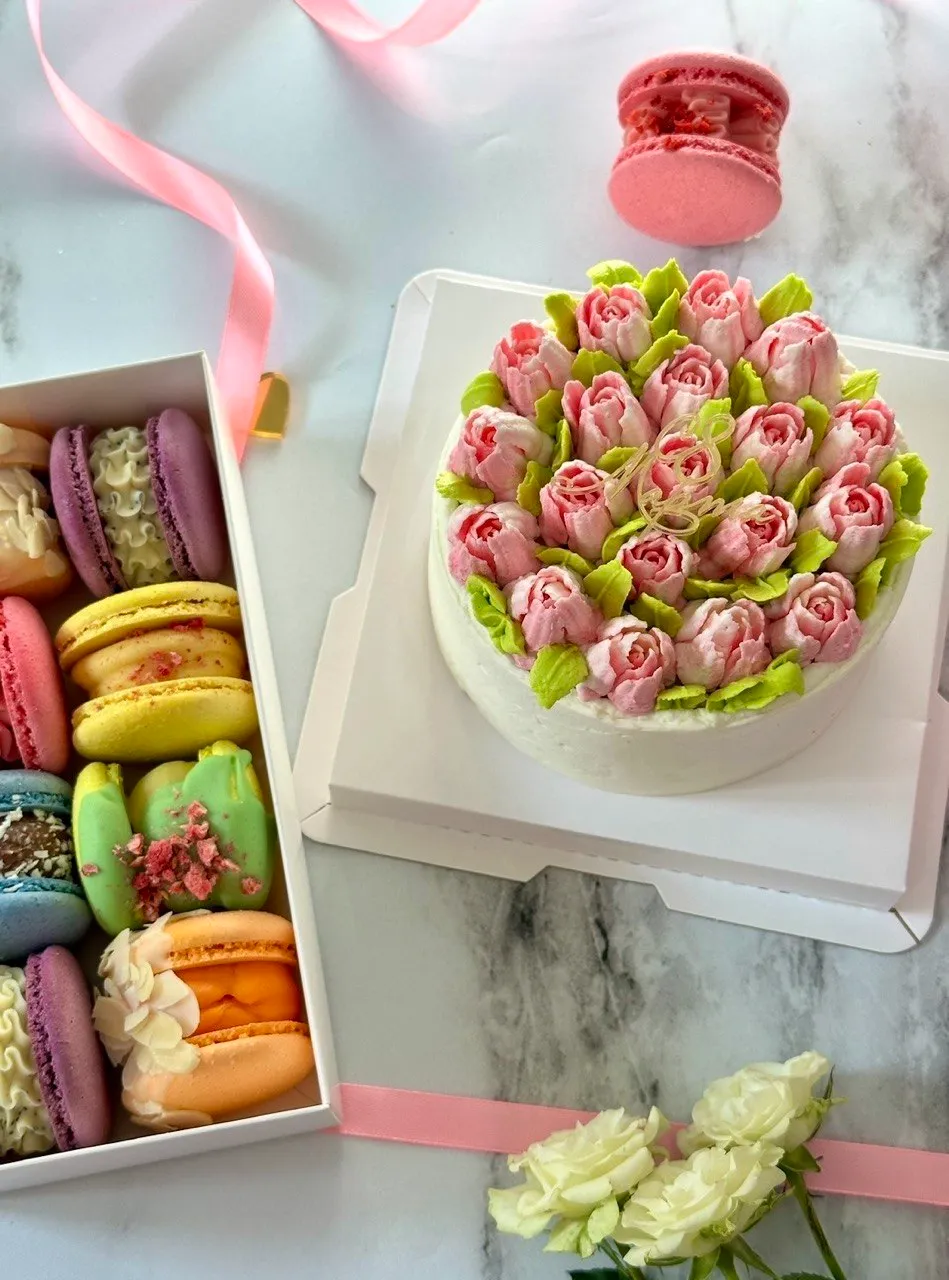 Начинка Бенто-торт с тюльпанами на 8 марта заказать в кондитерской